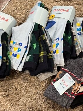 Cat & Jack Crew Socks Variety Pack in White, Black, Green, Gray, Blue, Yellow